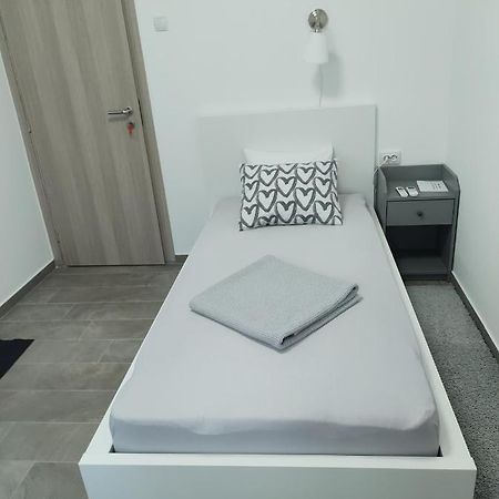 Happy Room Karlovac Exterior foto